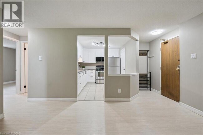 Photo - 565 Greenfield Ave Unit 803