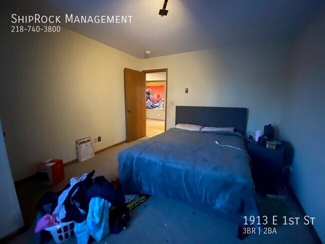 Photo - 1913 E 1st St