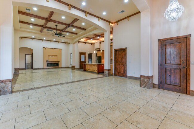 8024 Canoncito Dr