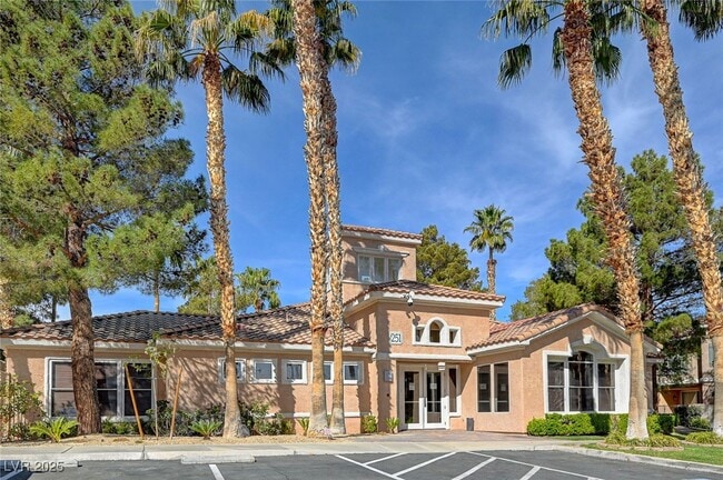 Building Photo - 251 S Green Valley Pkwy Unit 721 Rental