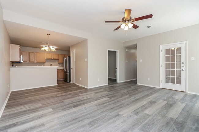 Photo - 616 Alabaster Pl