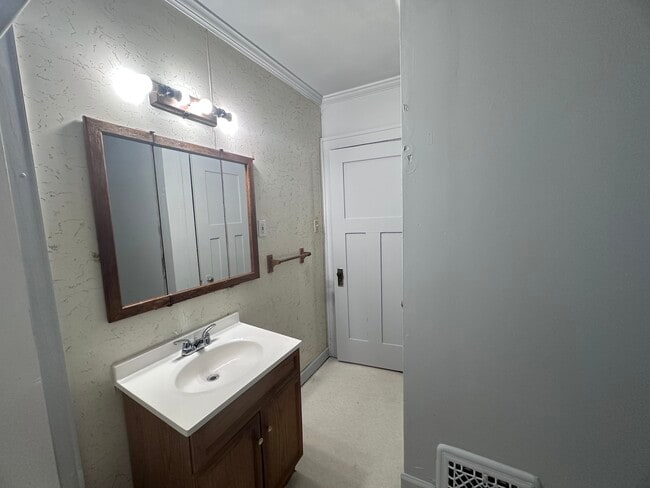 Photo - 1514 Franklin-N