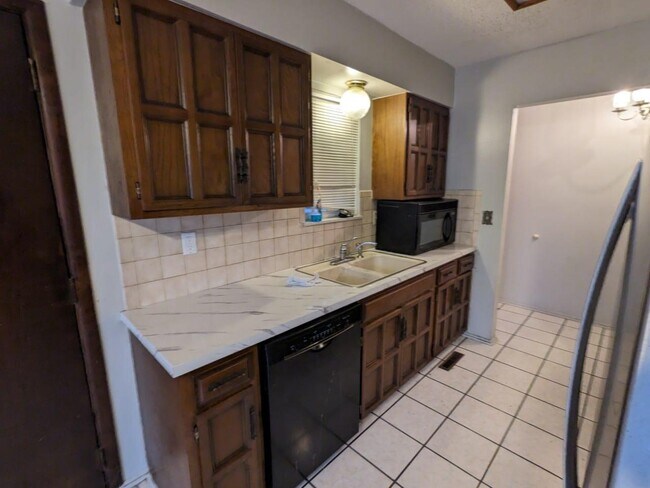 Photo - 5108 E Looman St