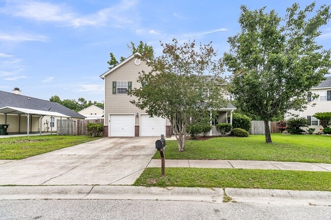 Photo - Recently Updated 4 bedroom 2.5 bathroom two story home available in Ladson!