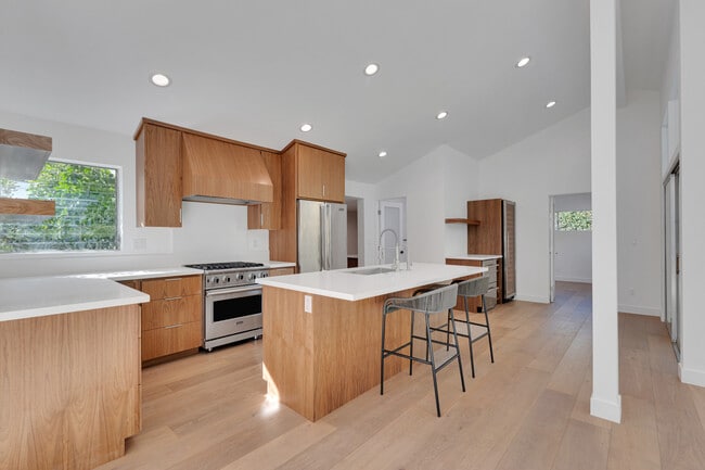 Viking Appliances - 6234 Paseo Canyon Dr House