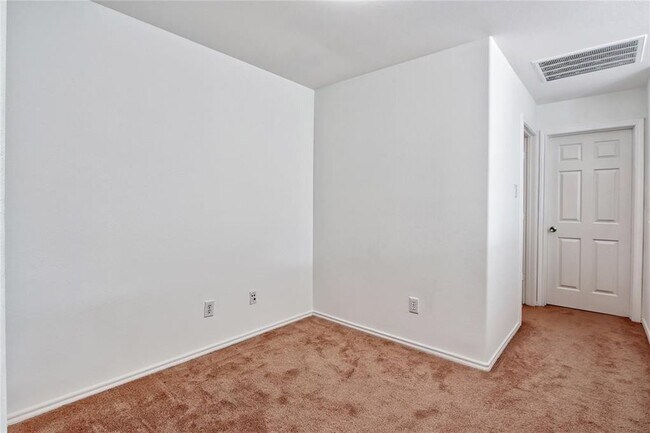 Photo - 74 Blue Creek Ct
