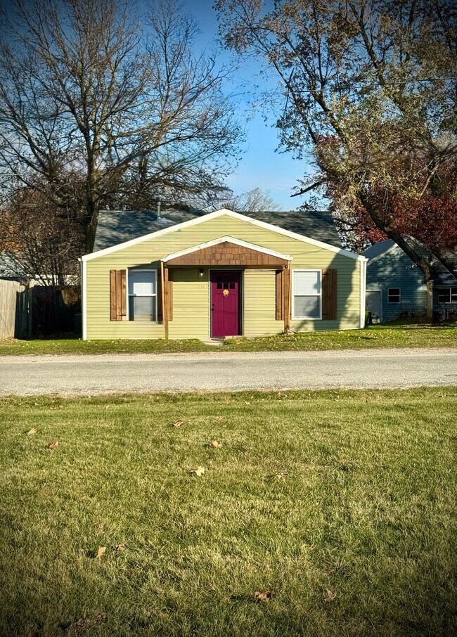 Photo - 218 S Oak St