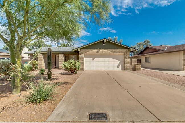 3 BEDROOM, 2 BATHROOM TEMPE HOME WITH 2 CA... - 3 BEDROOM, 2 BATHROOM TEMPE HOME WITH 2 CA...