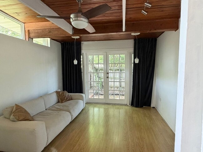 Photo - 1227 Country Club Dr
