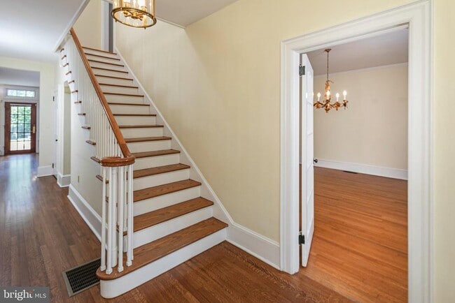 Photo - 254 Jefferson Rd