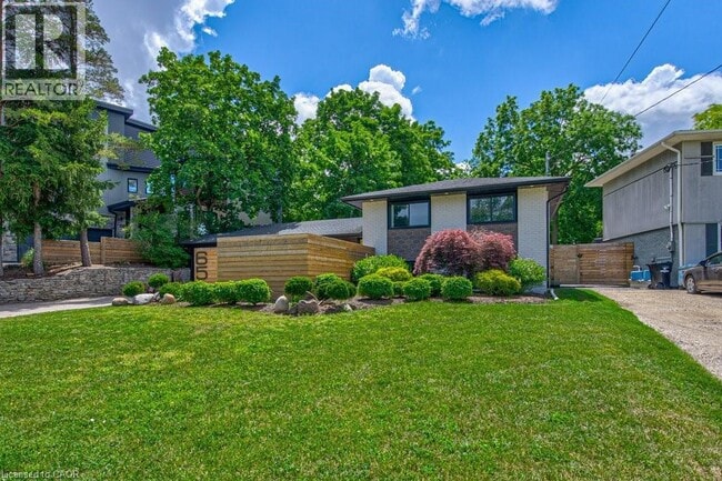 Photo - 65 Lang Crescent