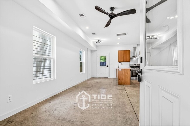 Photo - Modern Hanahan Living Near Park Circle