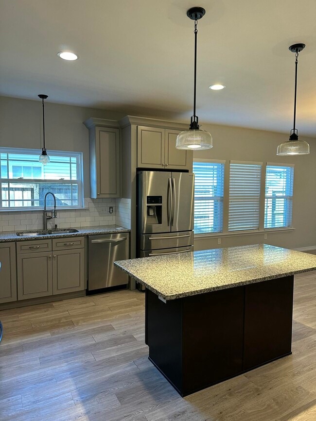 Photo - 202 Spencer Pl