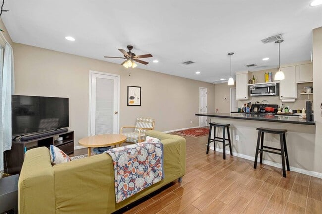 Building Photo - 3822 Ridgelea Dr