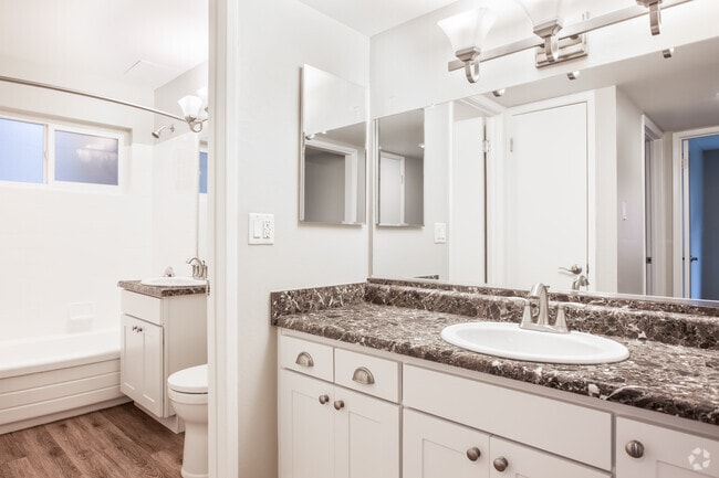 2BR, 1BA - Pinot Bathroom