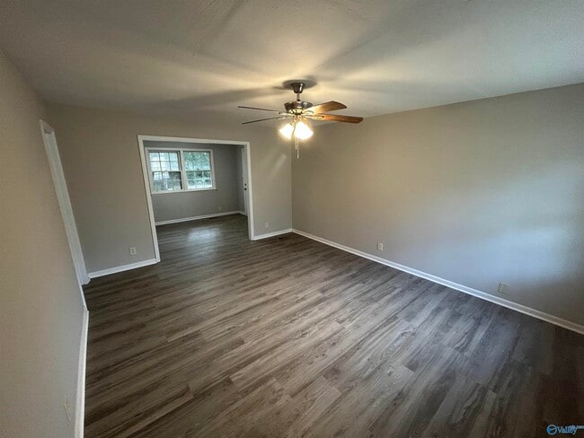 3304 Pulaski Pike NW