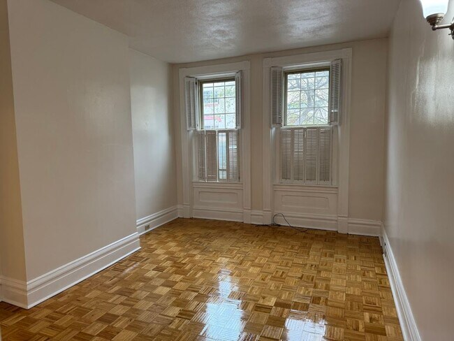 Photo - 5431 Howe St Unidad 1st