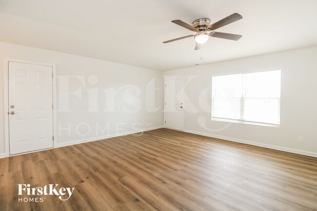 Photo - 718 Ferndale Blvd