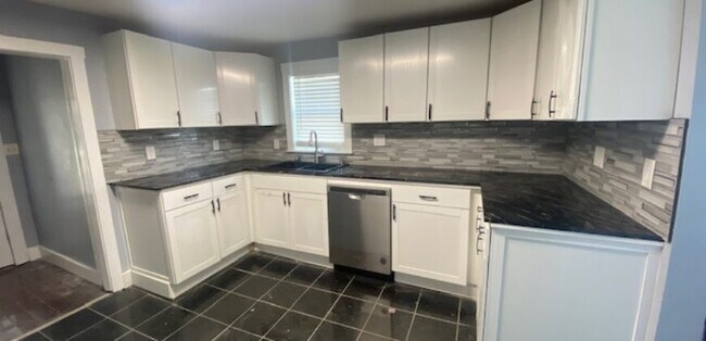 Photo - 1710 E Fayette St Unit 1