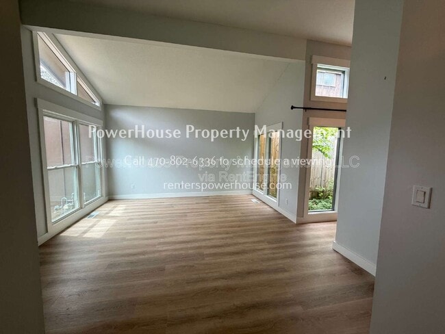 Photo - 120 Leeward Ln