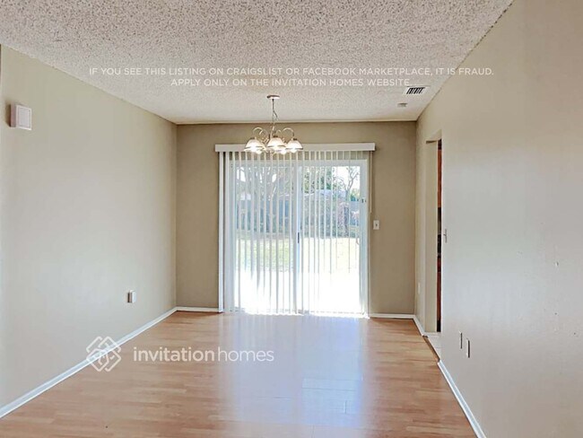 Photo - 2706 40th St W