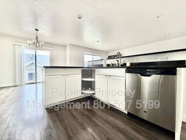 Photo - 15122 Gallant Dr