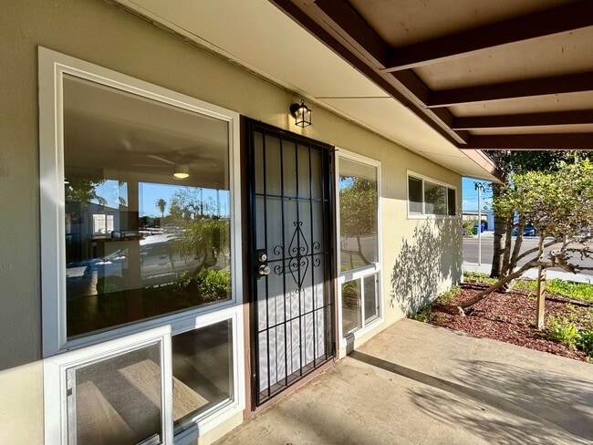 Photo - 2 bed 1 Bath with Garage in The Heart of Clairemont!