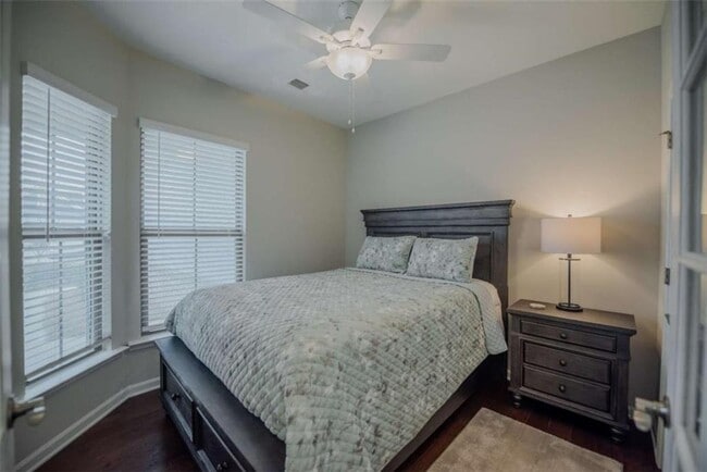 Photo - 5905 Deerbrook Ct