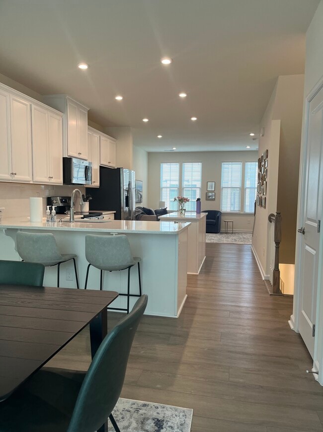 Building Photo - 6300 Cleburne Ct Unit Townes at LOSO