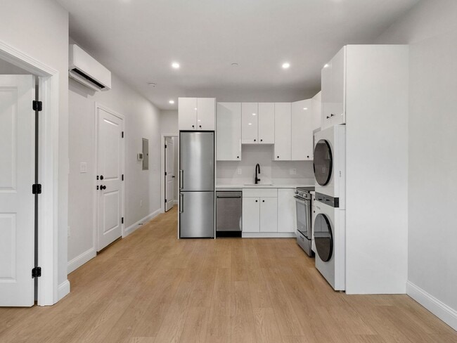 Photo - Renovated 2 Bed in the Heart of the North End | In-Unit Laundry | Pet Friendly | 9/1