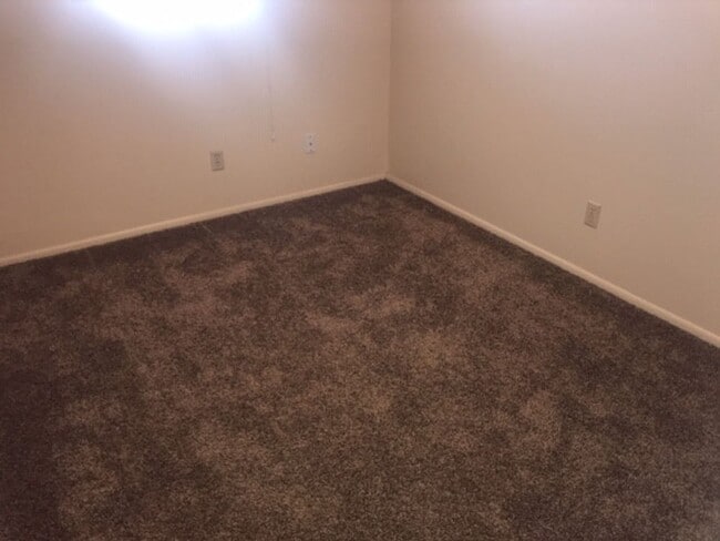 Building Photo - 285 N 360 W Unit 285 N 360 W #D