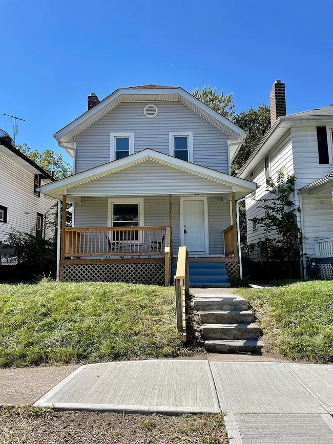 Building Photo - 711 Seymour Ave Rental