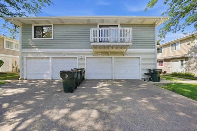 1437 Sutter Dr
