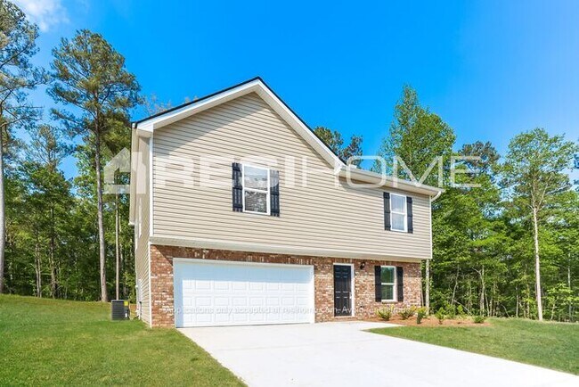Photo - "LIMITED TIME OFFER: Get 1 month FREE RENT...
