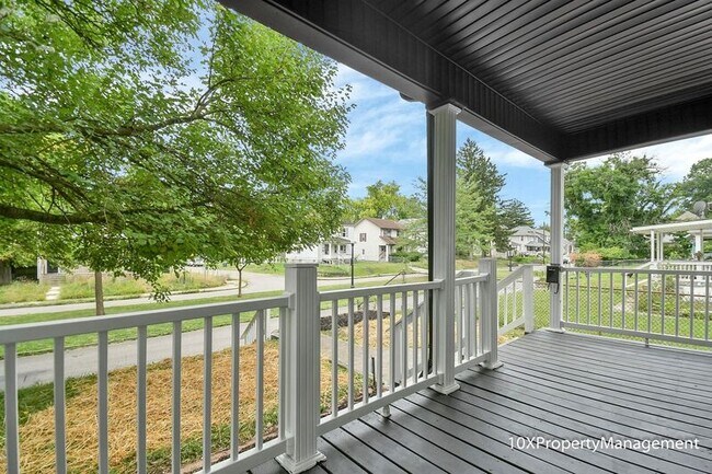 Photo - 2014 Floral Ave