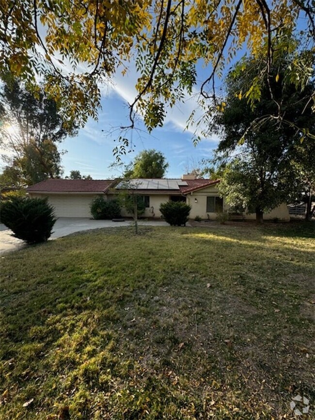 Building Photo - 30303 Stephanie St Rental