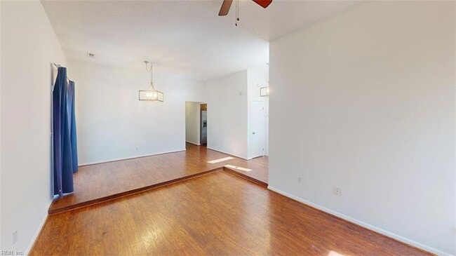 Photo - 1729 Dylan Dr