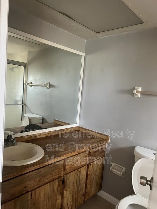Building Photo - 4341 Country Club Blvd Unit 1