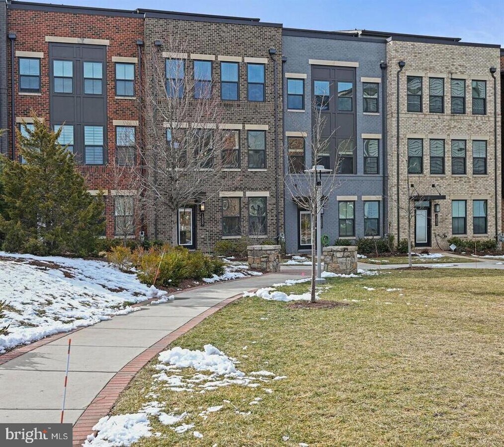Photo - 13001 Hattontown Square