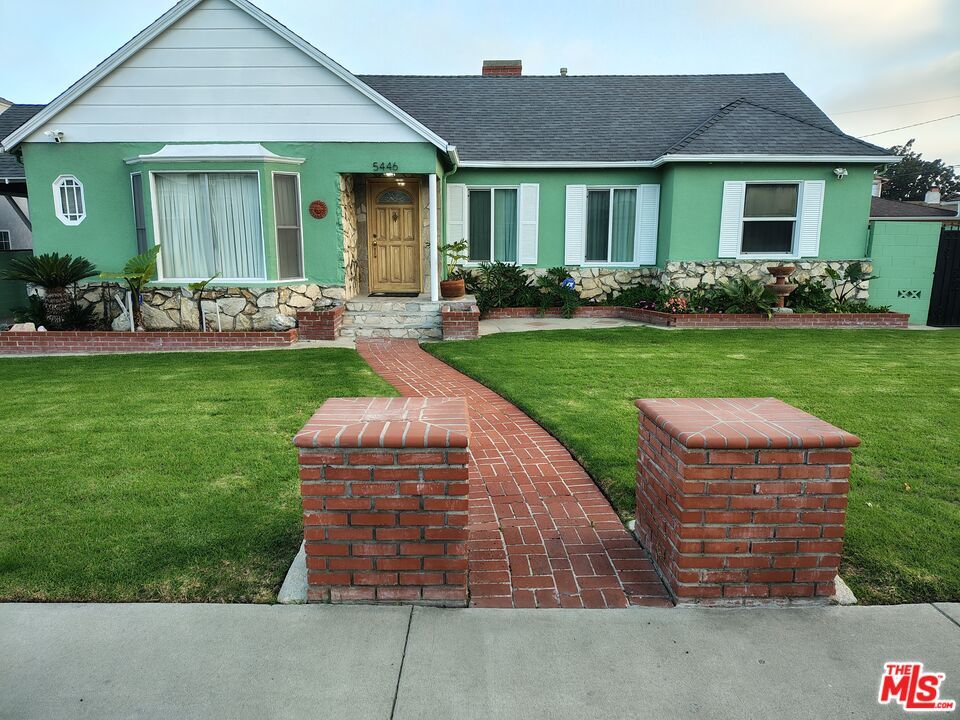 Photo - 5446 Angeles Vista Blvd