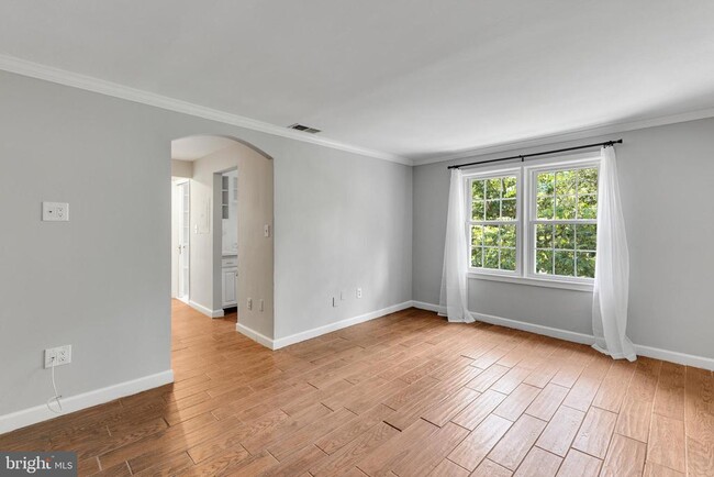 Photo - 702 S Arlington Mill Dr Unit 304