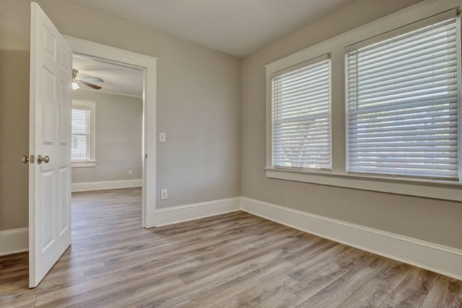 Photo - 105 Montgomery Ave