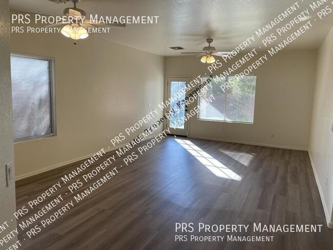 Photo - 1933 W Thompson Way