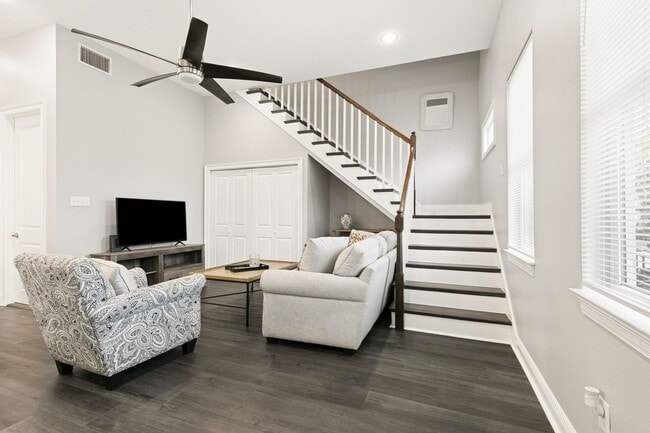 Photo - 2133 Dumaine St