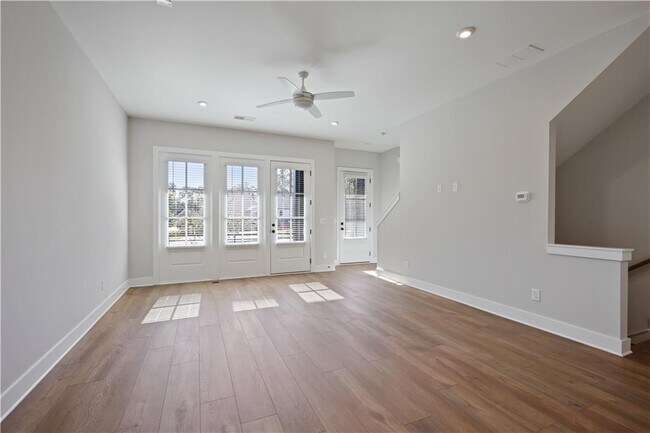 Photo - 1352 Grannysmith Trce