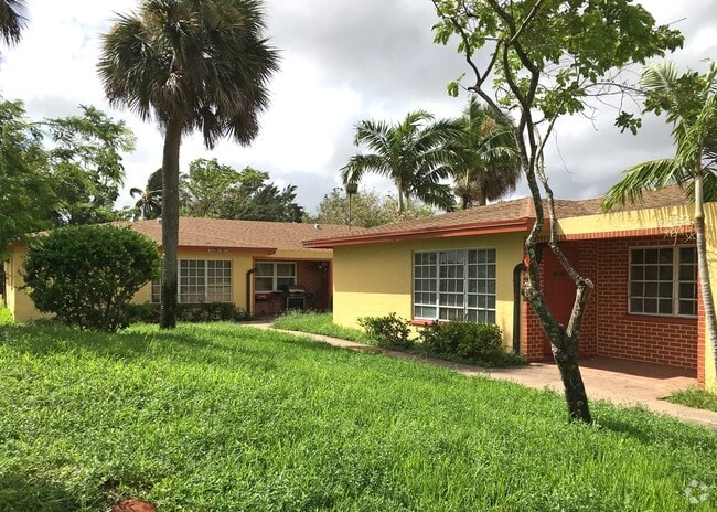 Photo - Lake Success Apartments