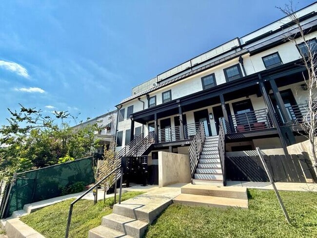 Building Photo - 755 Columbia Rd NW Unit 1 Rental