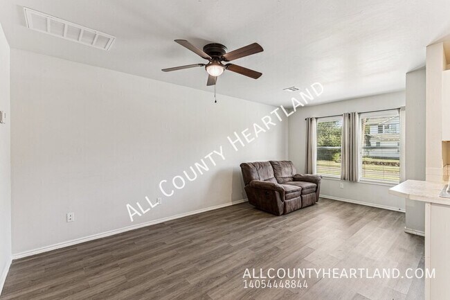 Photo - 307 W Wallace St