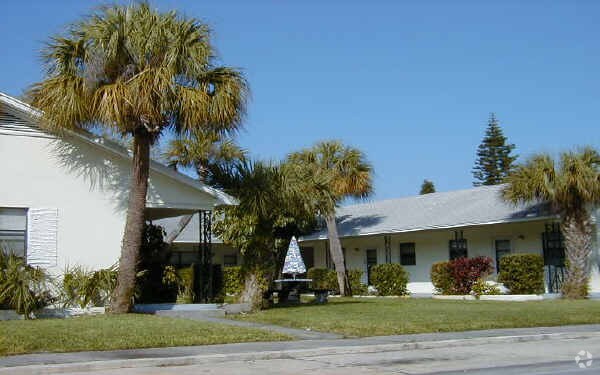 Pelican Isle Apartments - Pelican Isle Apartments
