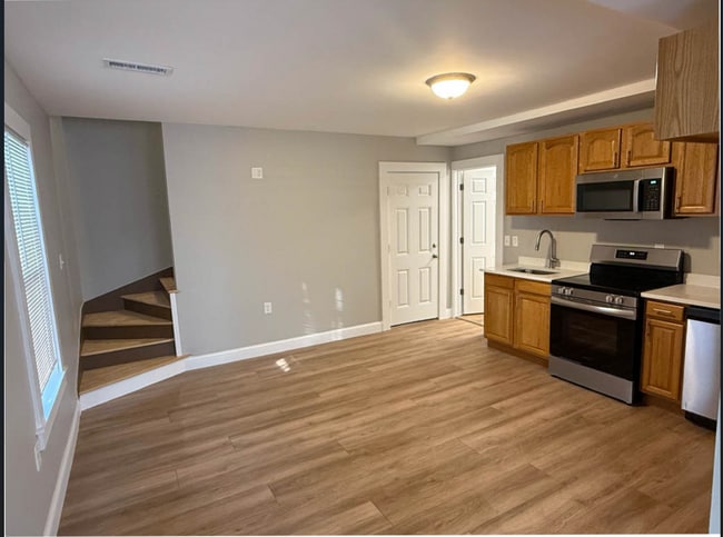 Building Photo - 43 Arthur St Unit 2R